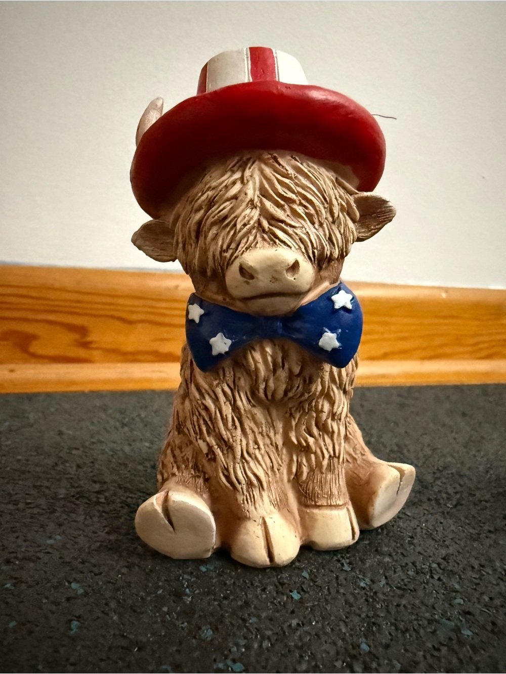 Patriotic Hyland Cow Decor - Picture 2 of 3